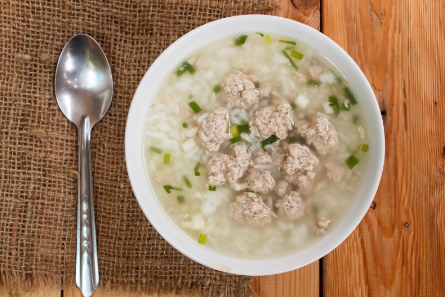 ข้าวต้มหมู: เมนูอาหารเช้าแสนอร่อยและมีประโยชน์